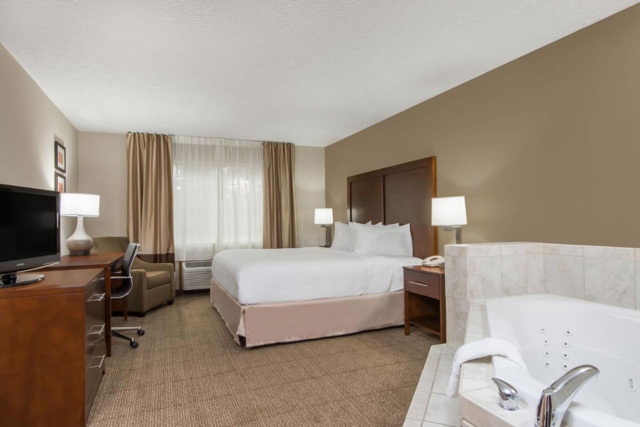 Wyndham Garden Hotel Cross Lanes Чарлстън Екстериор снимка