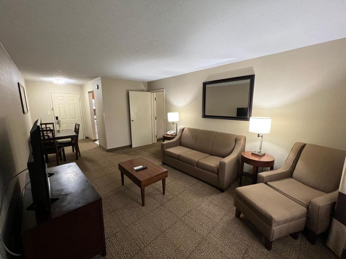 Wyndham Garden Hotel Cross Lanes Чарлстън Екстериор снимка