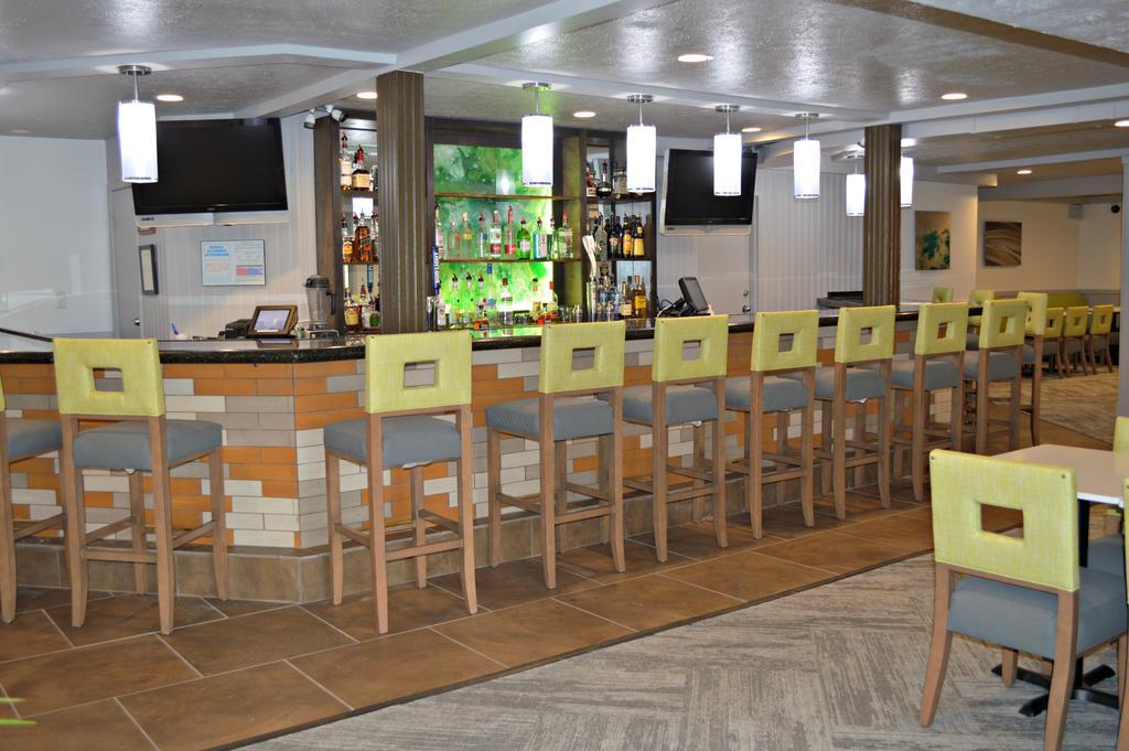Wyndham Garden Hotel Cross Lanes Чарлстън Екстериор снимка