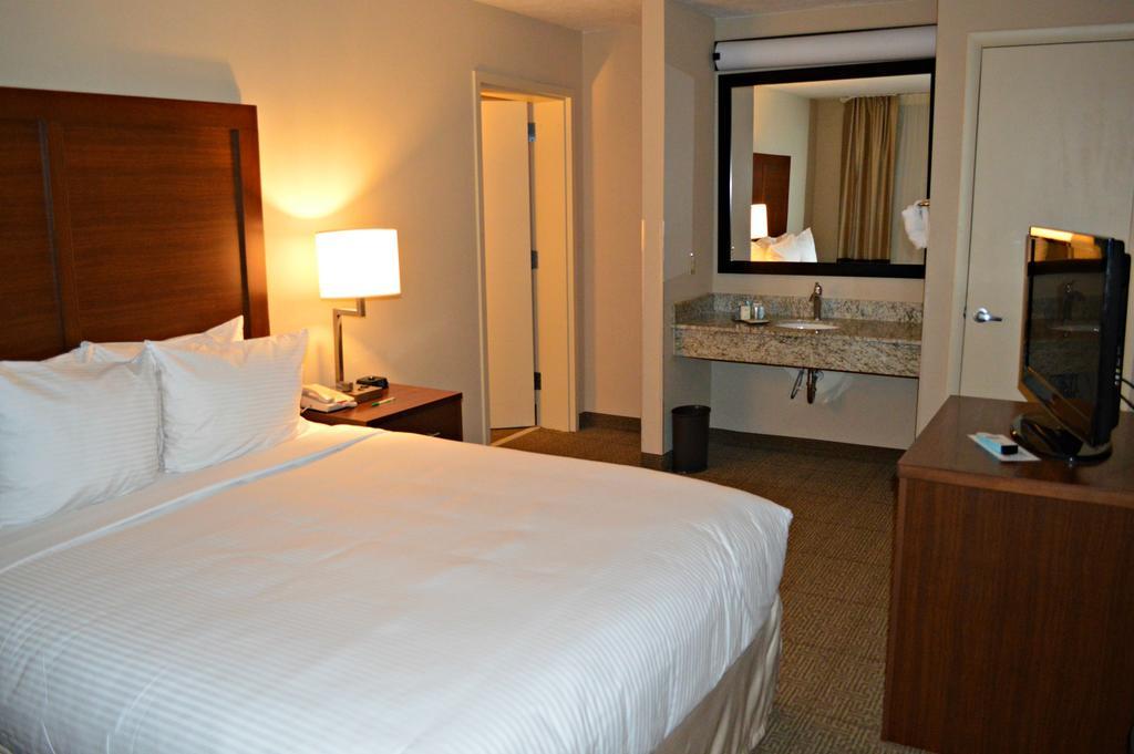 Wyndham Garden Hotel Cross Lanes Чарлстън Екстериор снимка