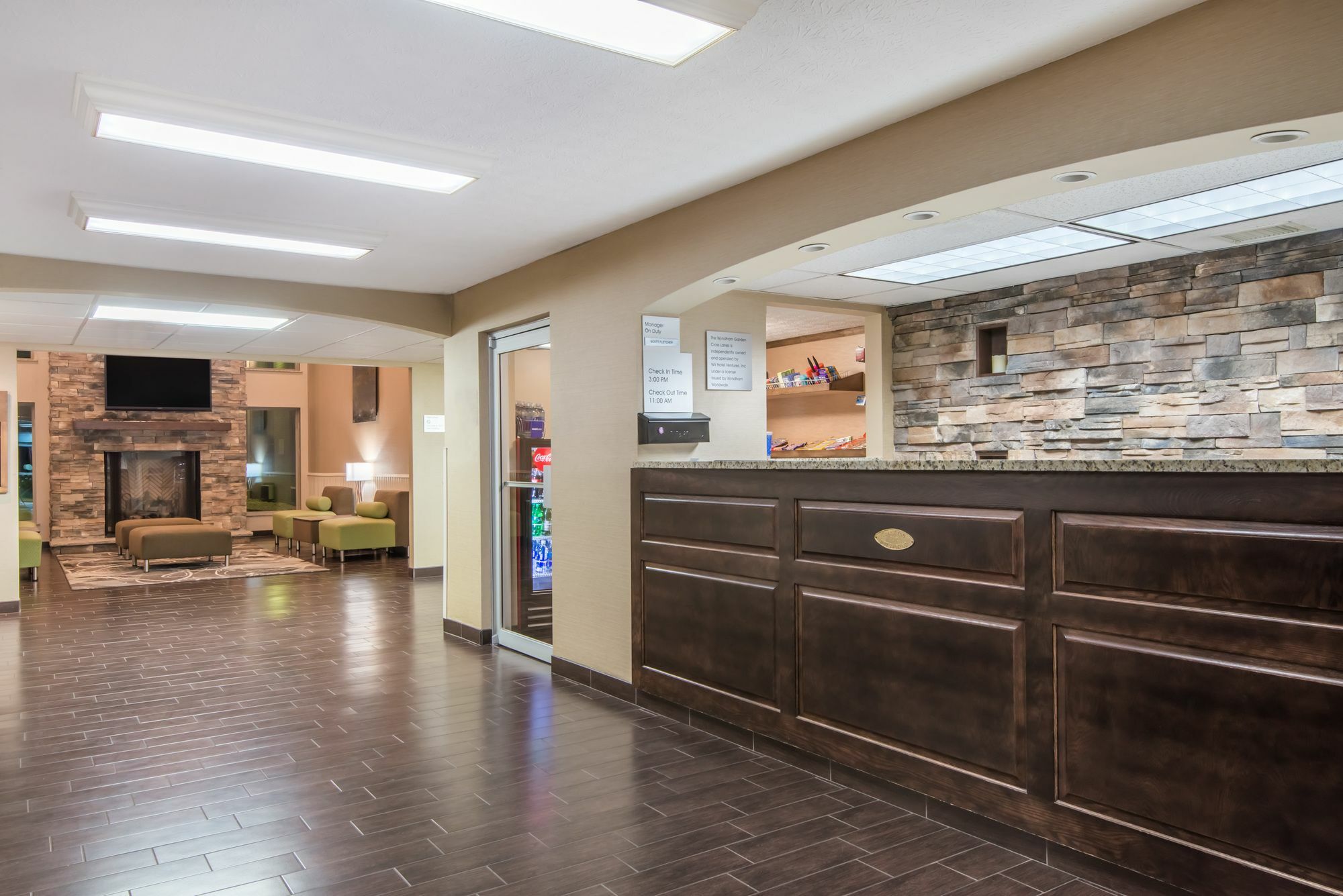 Wyndham Garden Hotel Cross Lanes Чарлстън Екстериор снимка