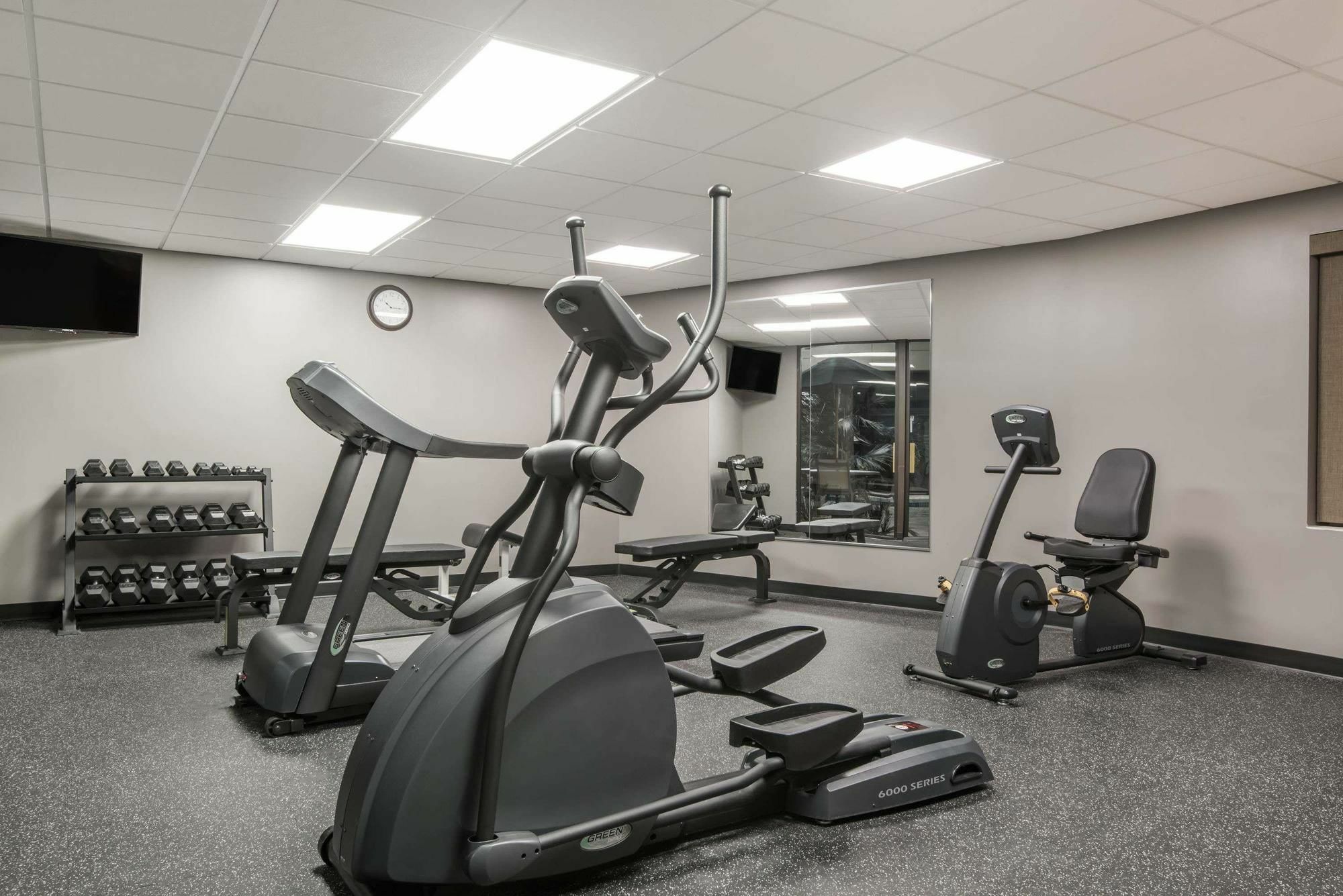Wyndham Garden Hotel Cross Lanes Чарлстън Екстериор снимка